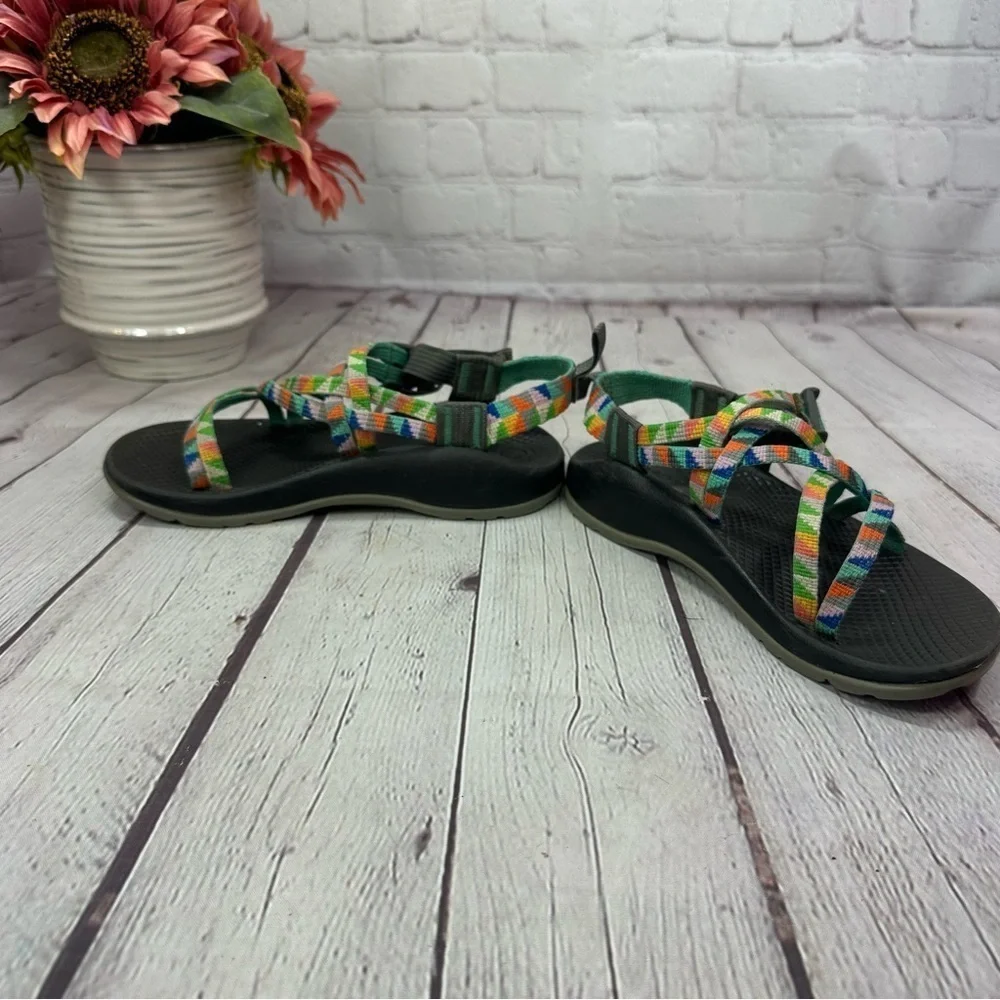 chaco bright geometric design strappy Sandals outdoor gorpcore sz kids 2